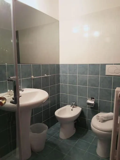 Nazionale B - Two Bedrooms Nearby Central Station Florencja Włochy