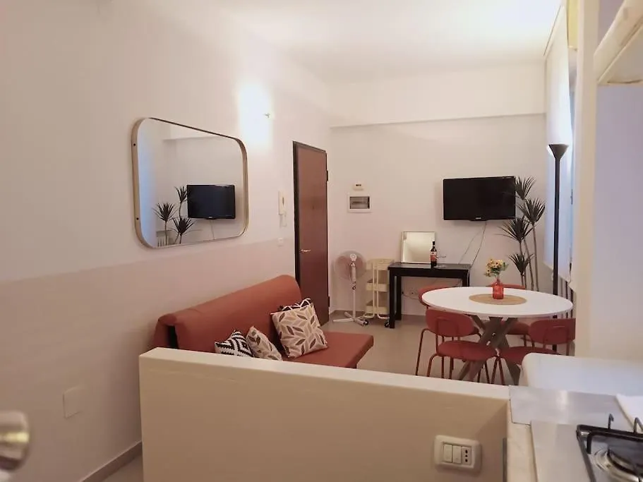 Nazionale B - Two Bedrooms Nearby Central Station Florence 0*,