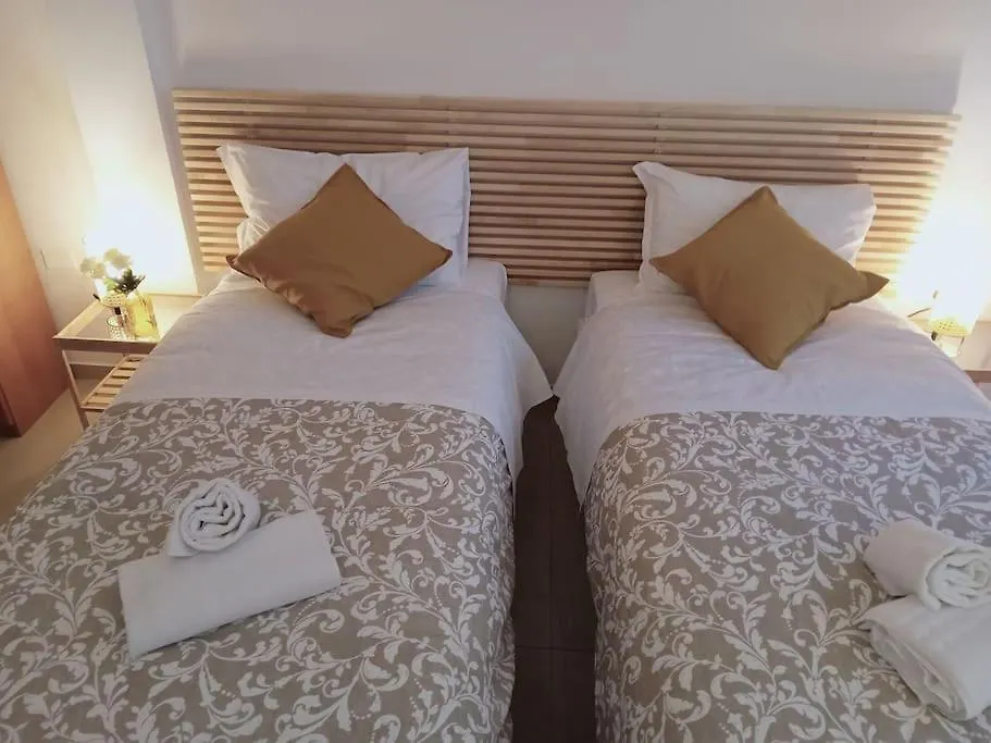 Nazionale B - Two Bedrooms Nearby Central Station Florence 0*,  Italy