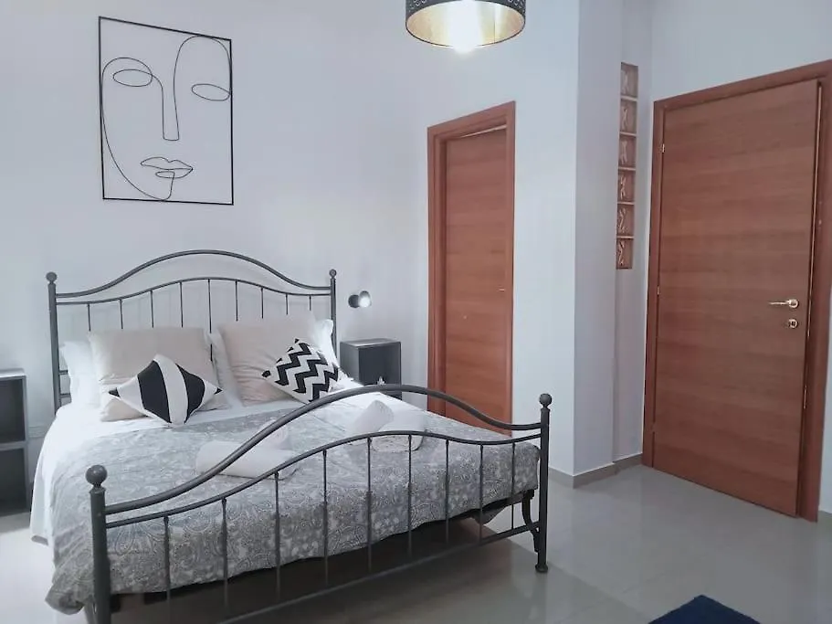 Apartment Nazionale B - Two Bedrooms Nearby Central Station Florence